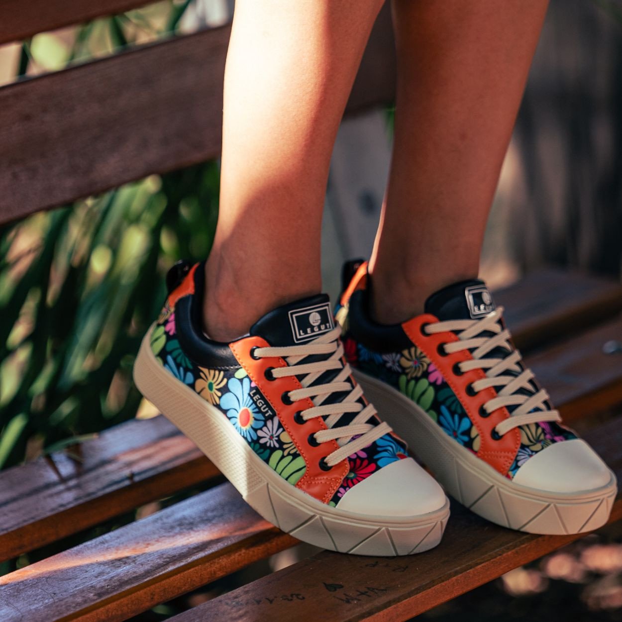 TÊNIS CASUAL URBAN FLOWER PRETO E LARANJA LEGUT